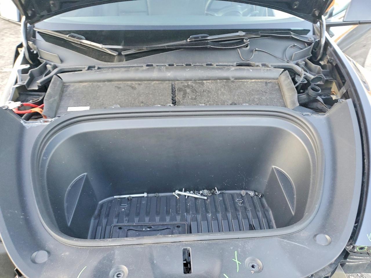 2024 Tesla Model Y - zdjęcie 12