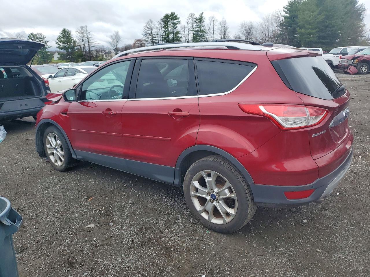 2014 Ford Escape Titanium - zdjęcie 2
