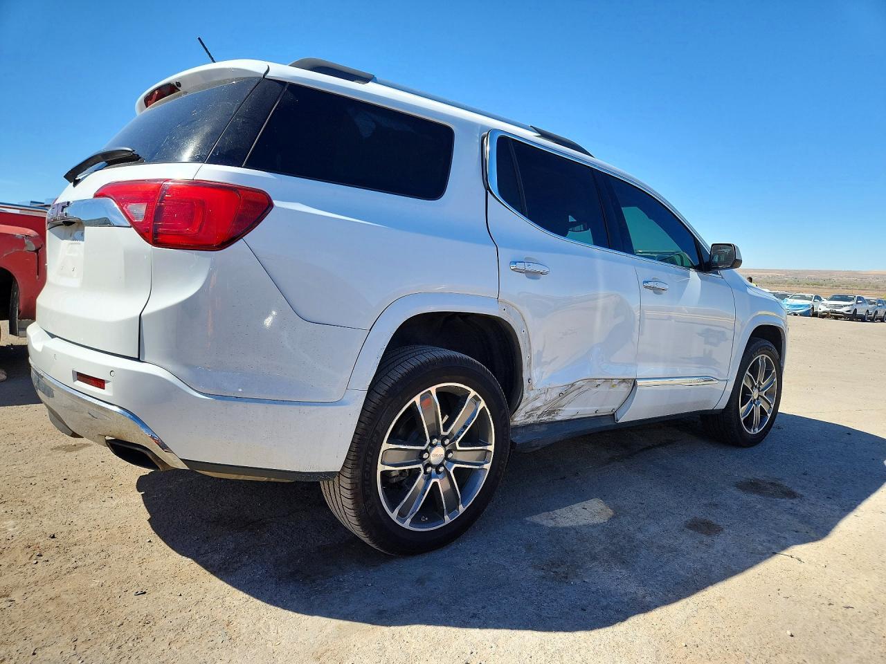 2019 GMC Acadia Denali - zdjęcie 3
