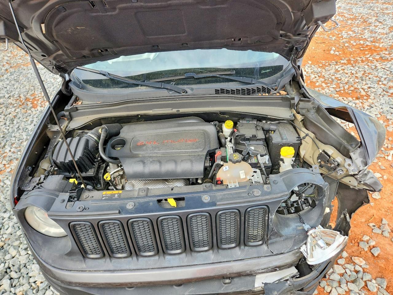 2016 Jeep Renegade Latitude - zdjęcie 12