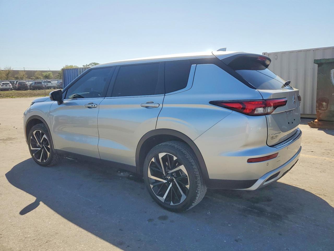 2024 Mitsubishi Outlander Se - zdjęcie 2