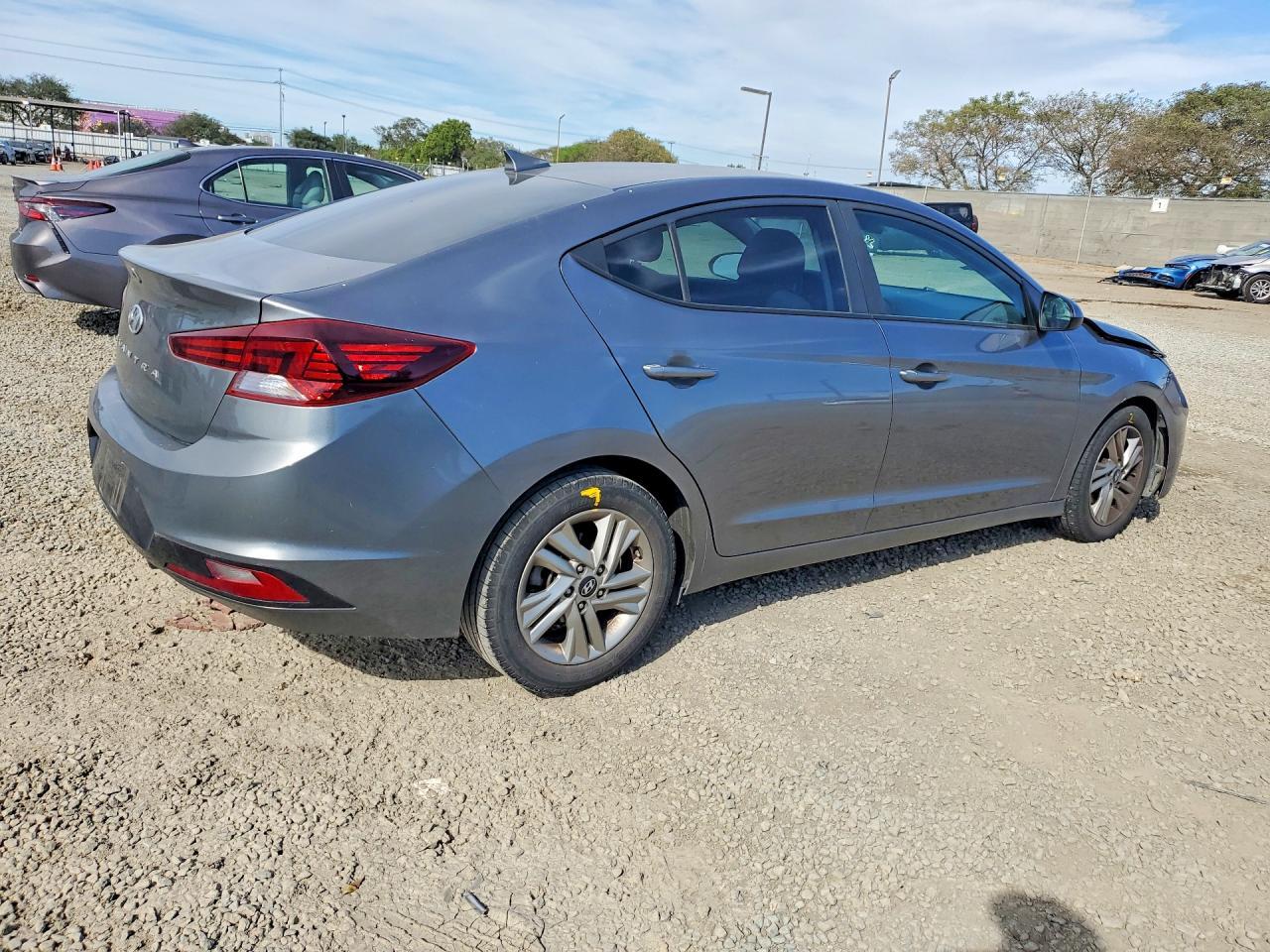2019 Hyundai Elantra Sel - zdjęcie 3