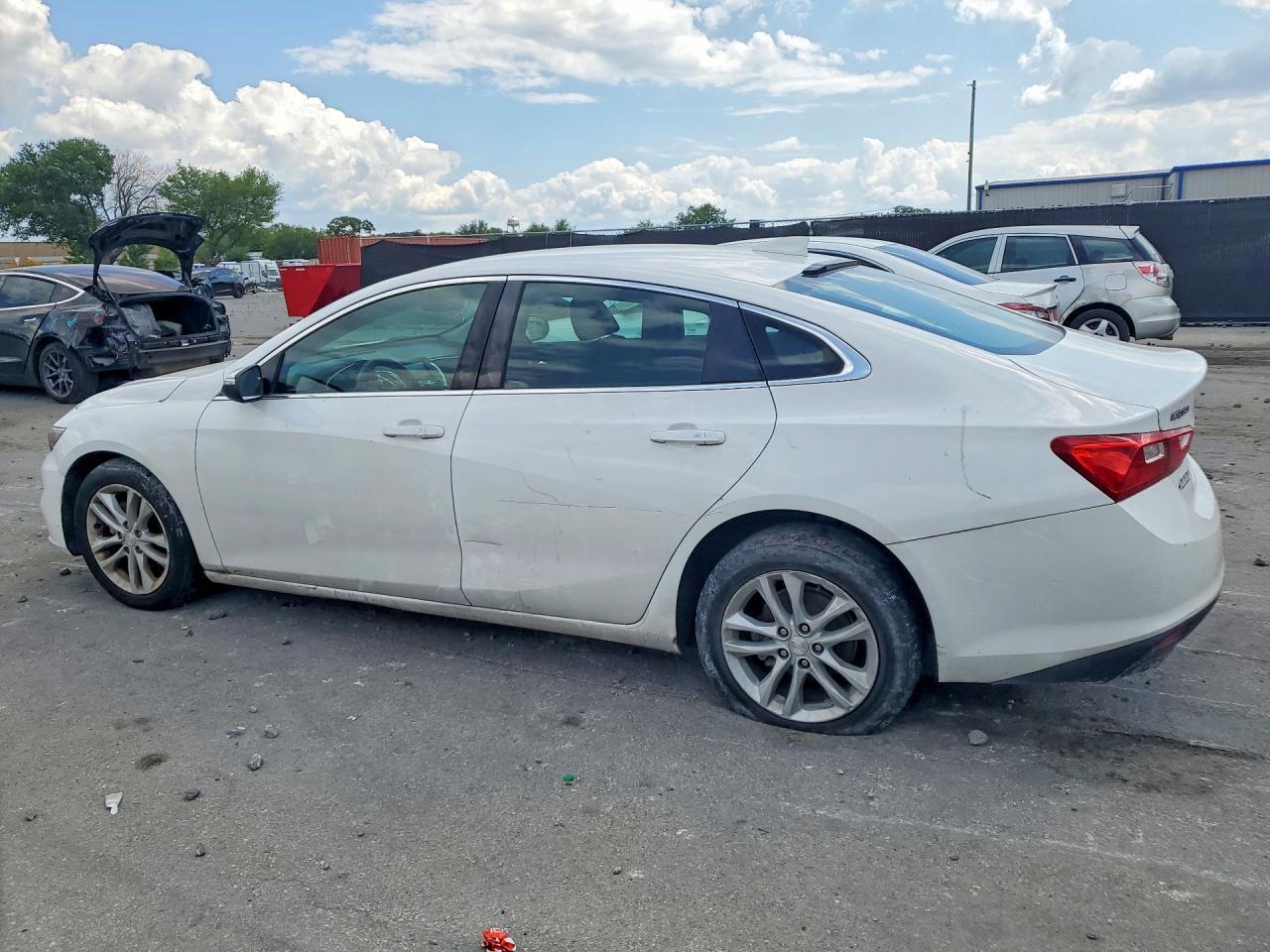 2018 Chevrolet Malibu Lt - zdjęcie 2