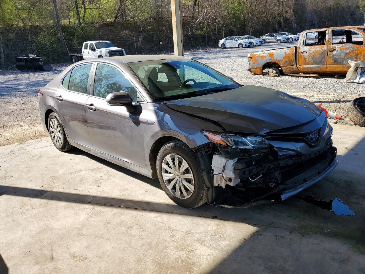 2019 Toyota Camry Hybrid Le - zdjęcie 4