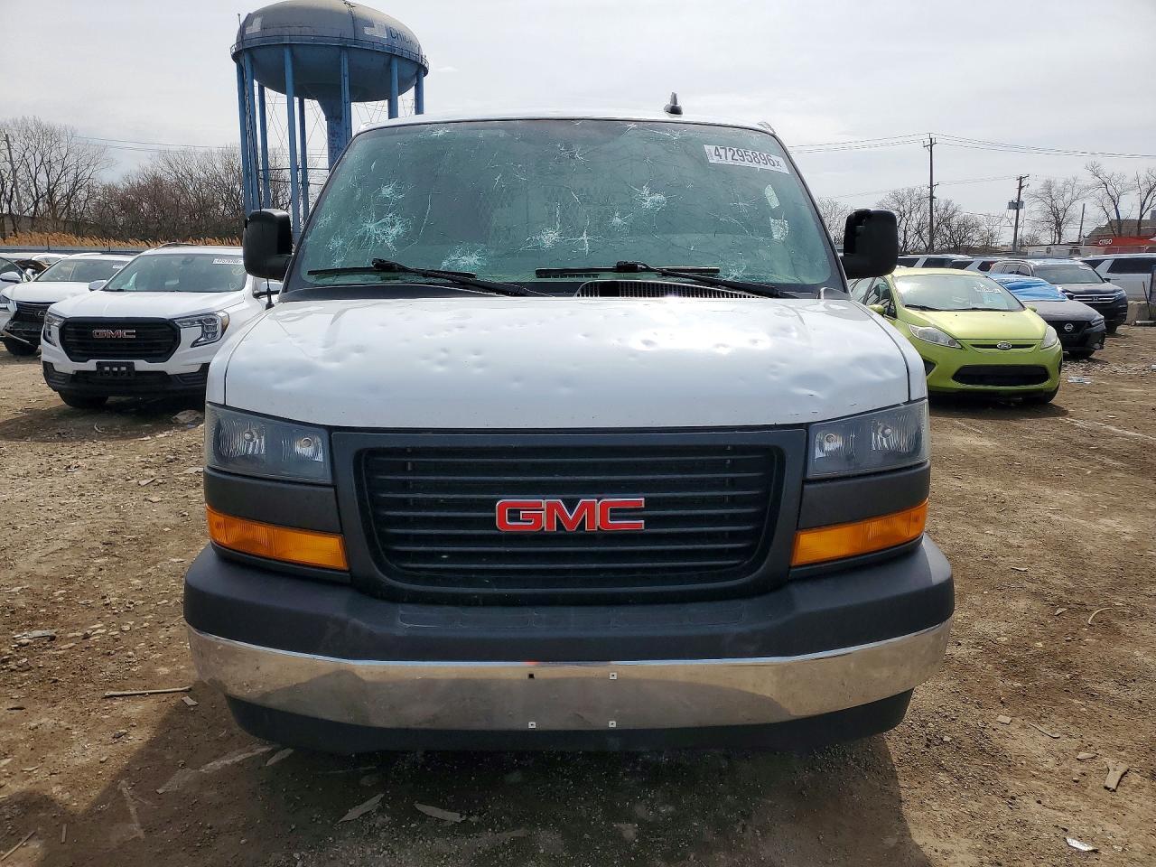 2018 GMC Savana G2500 - zdjęcie 5