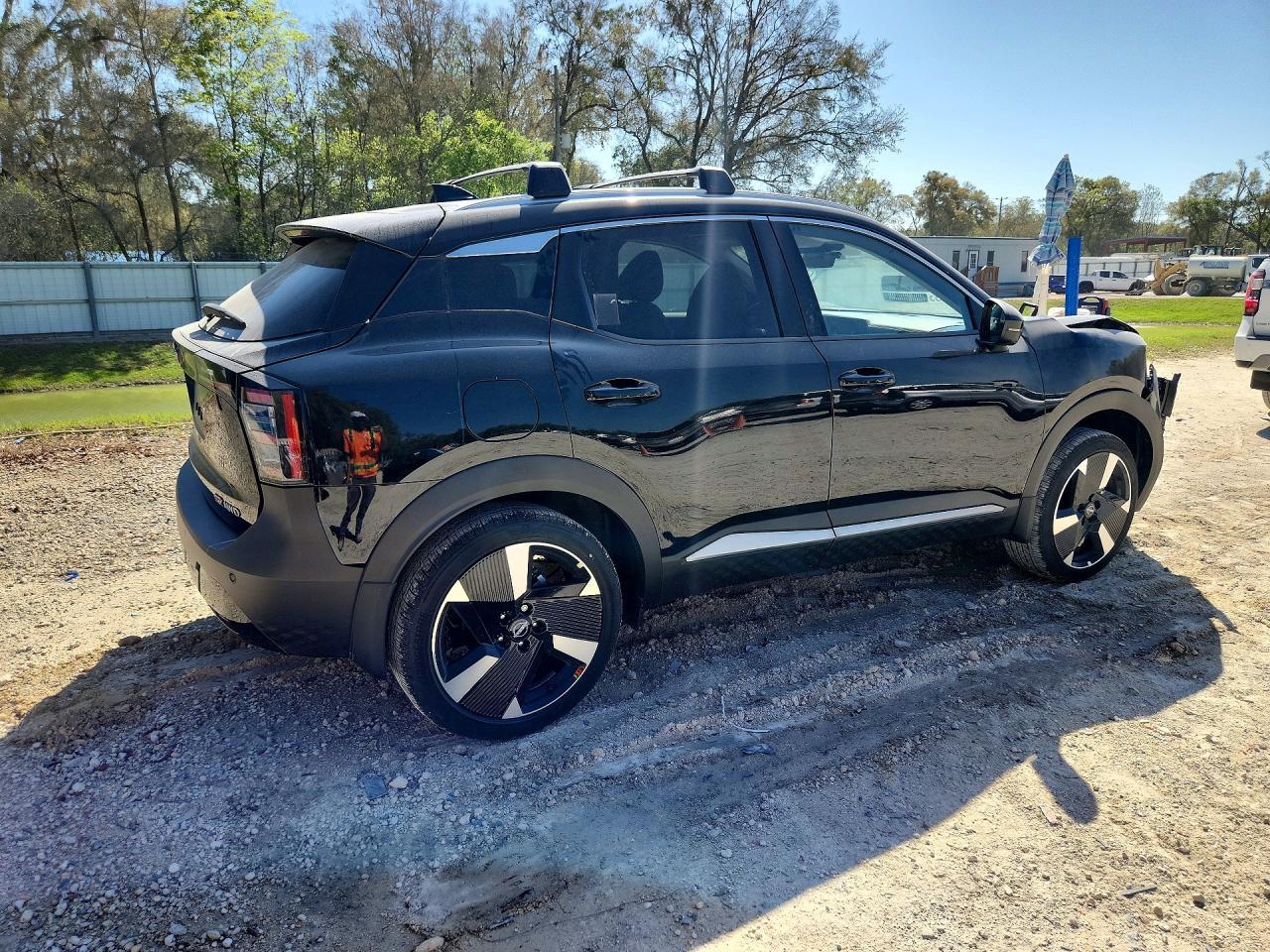 2025 Nissan Kicks Sr - zdjęcie 3