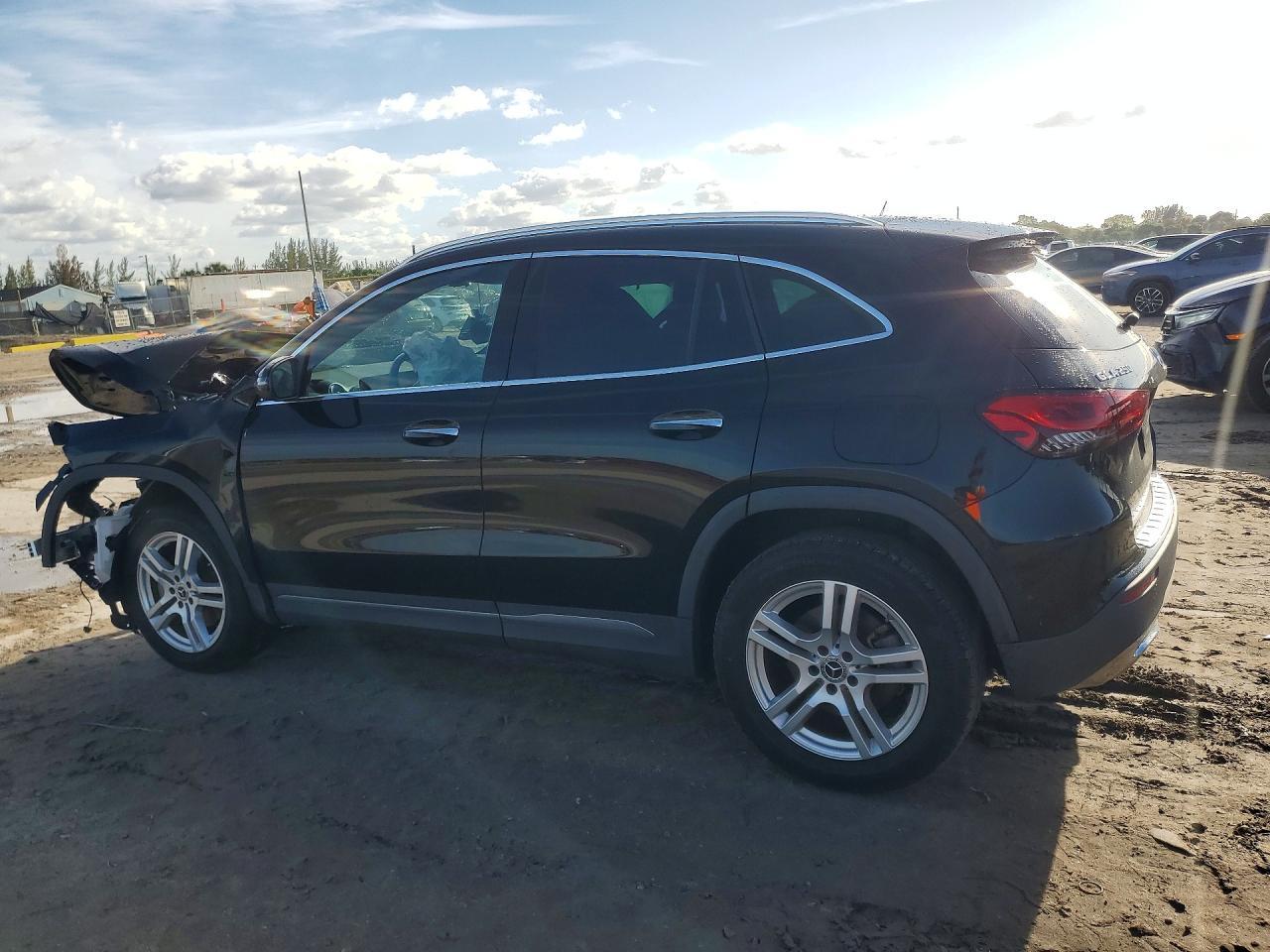 2023 Mercedes-Benz Gla 250 - zdjęcie 2