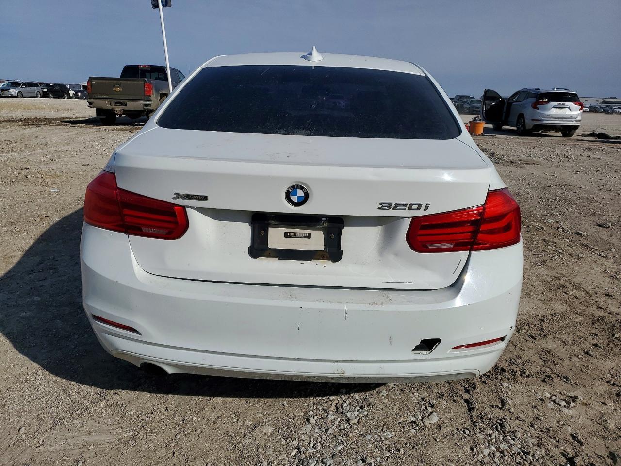 2016 BMW 320 Xi - zdjęcie 6
