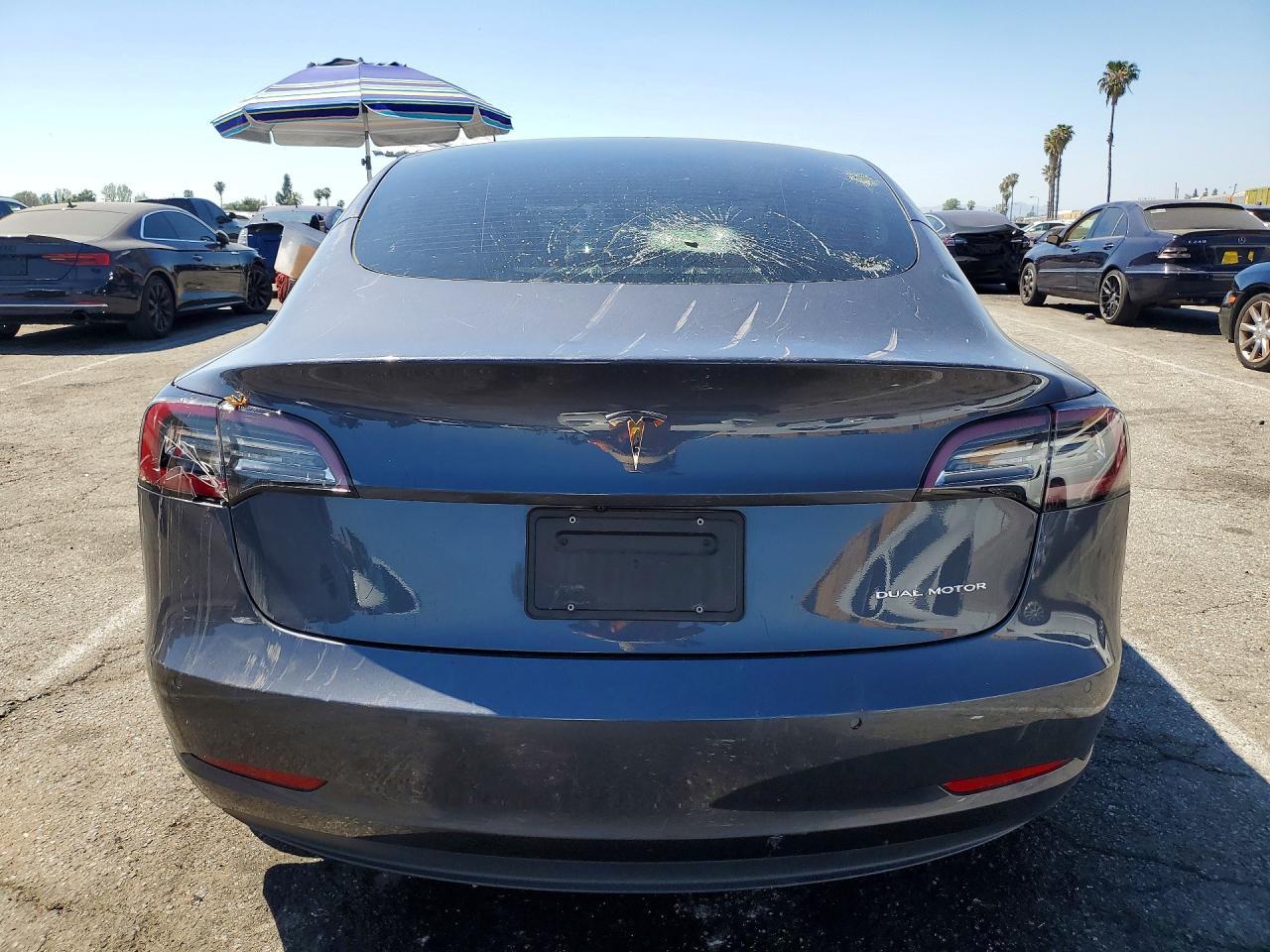 2022 Tesla Model 3 - zdjęcie 6