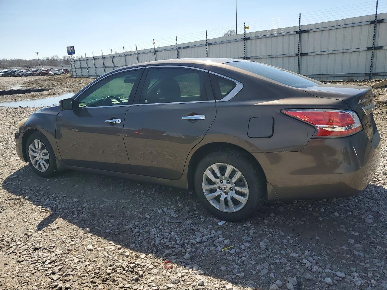 2014 Nissan Altima 2.5 S - zdjęcie 2