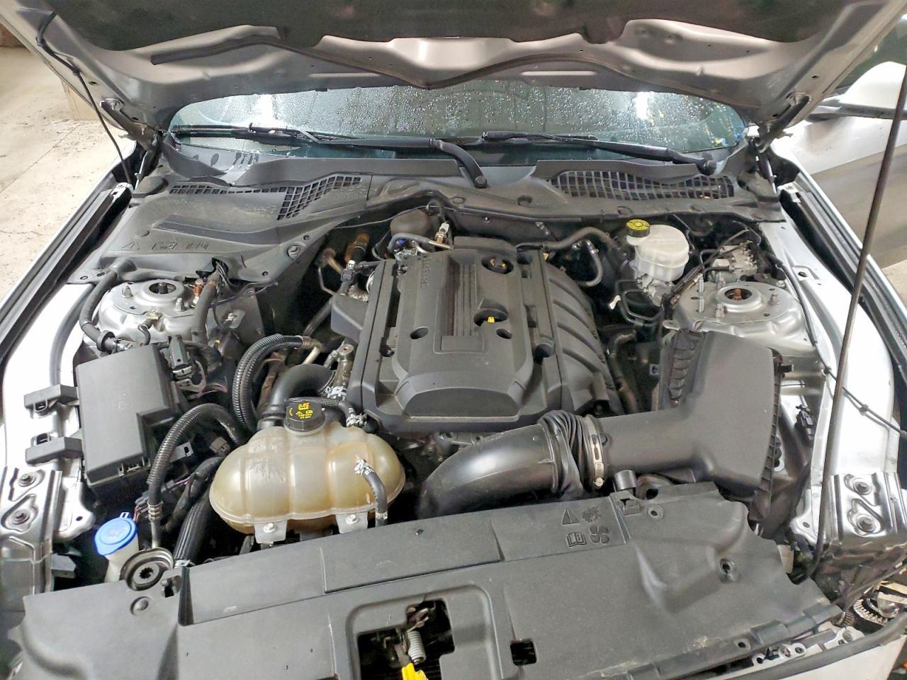 2020 Ford Mustang - zdjęcie 11