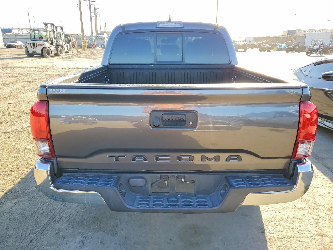 2019 Toyota Tacoma Sr5 - zdjęcie 6