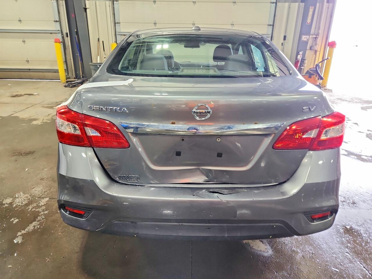 2017 Nissan Sentra S - zdjęcie 6