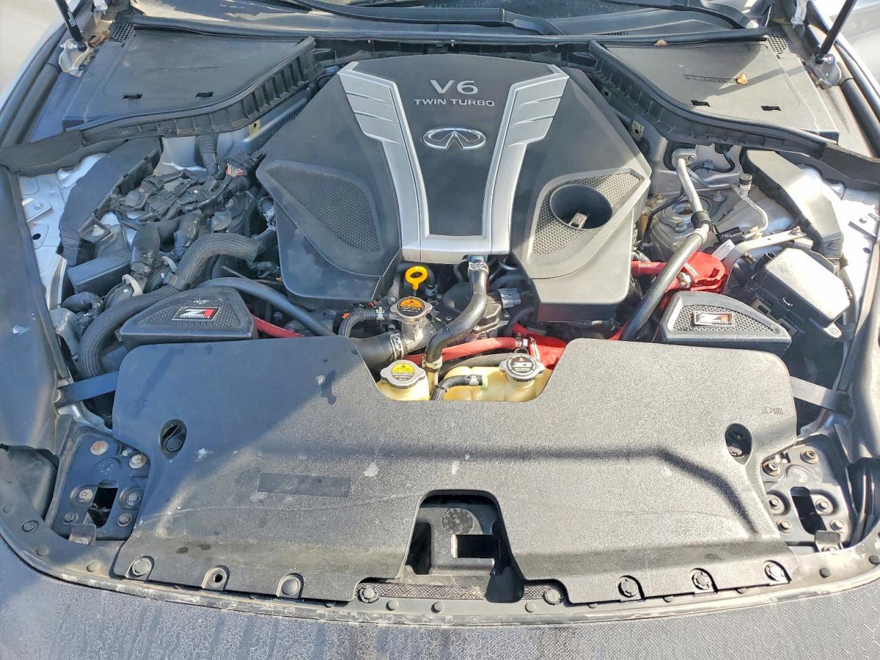 2017 Infiniti Q60 Red Sport 400 - zdjęcie 11