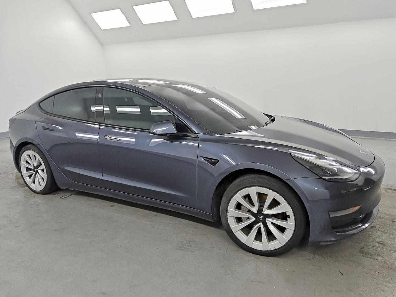 2022 Tesla Model 3 - zdjęcie 4