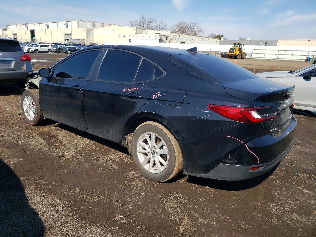 2025 Toyota Camry Le - zdjęcie 2