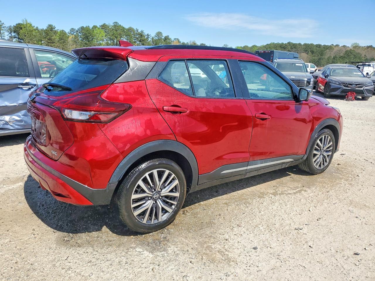 2021 Nissan Kicks Sr - zdjęcie 3
