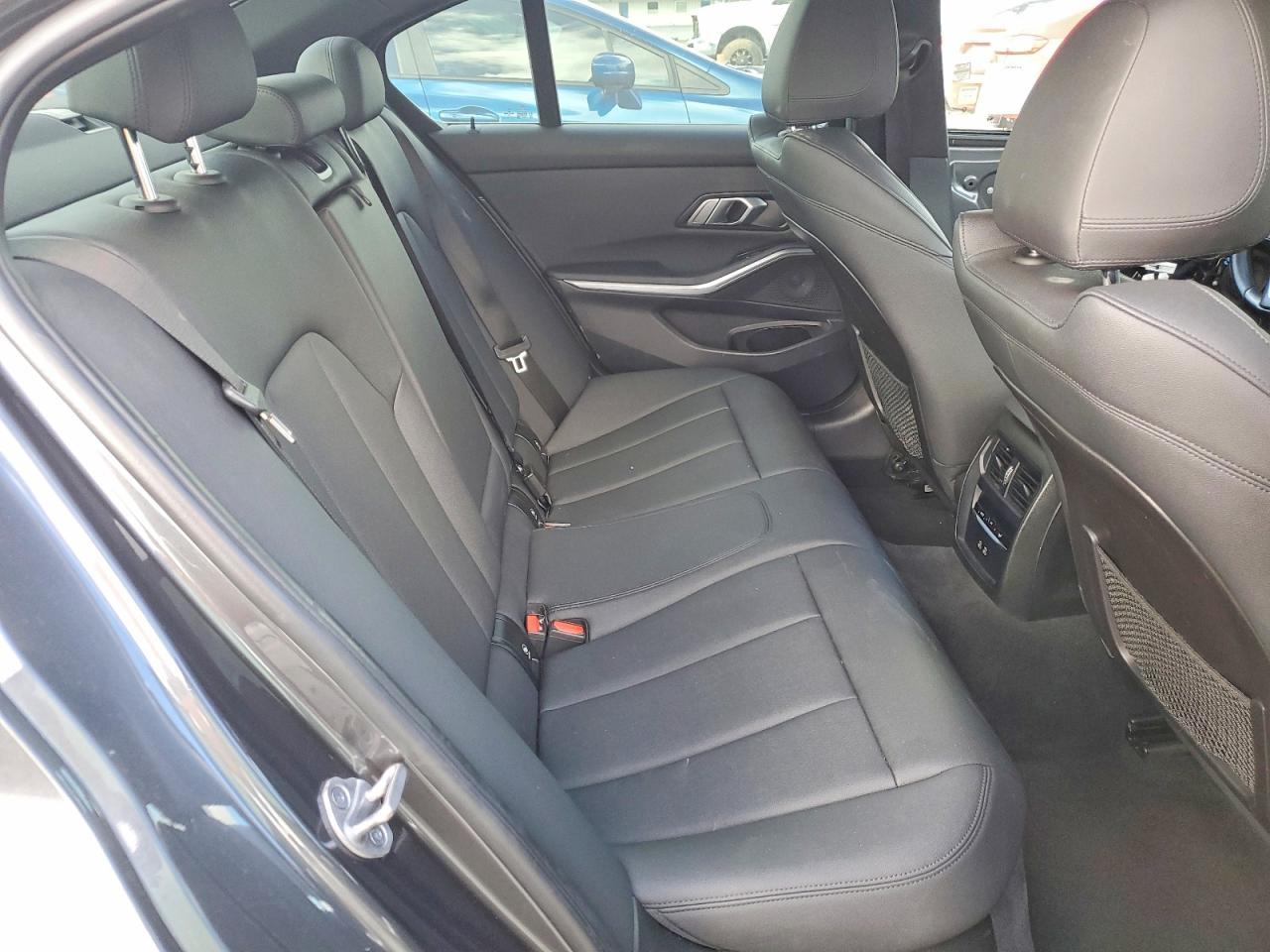 2021 BMW Motorrad 330I - zdjęcie 10