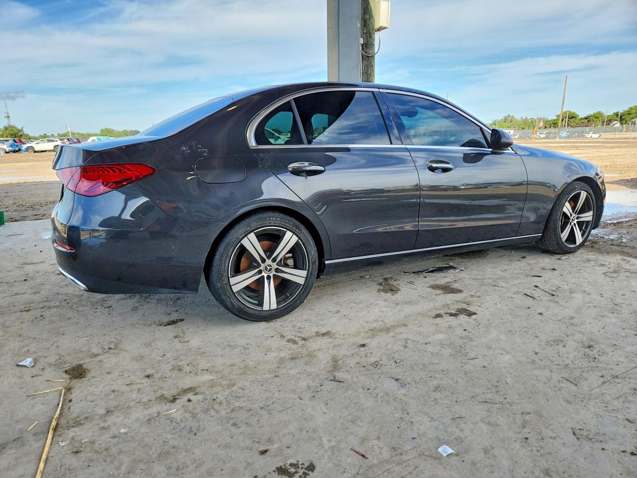 2022 Mercedes-Benz C 300 - zdjęcie 3