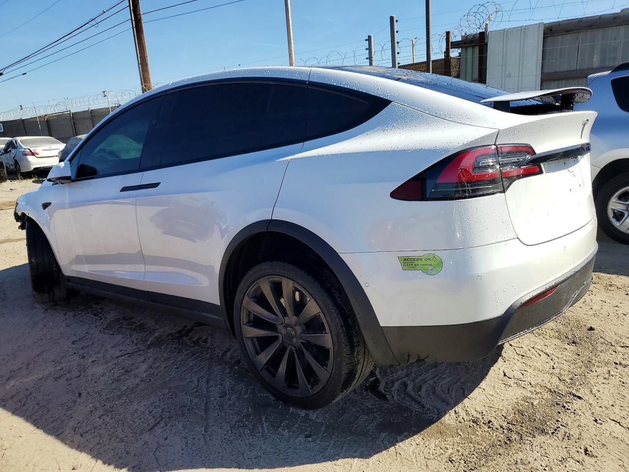 2022 Tesla Model X - zdjęcie 2