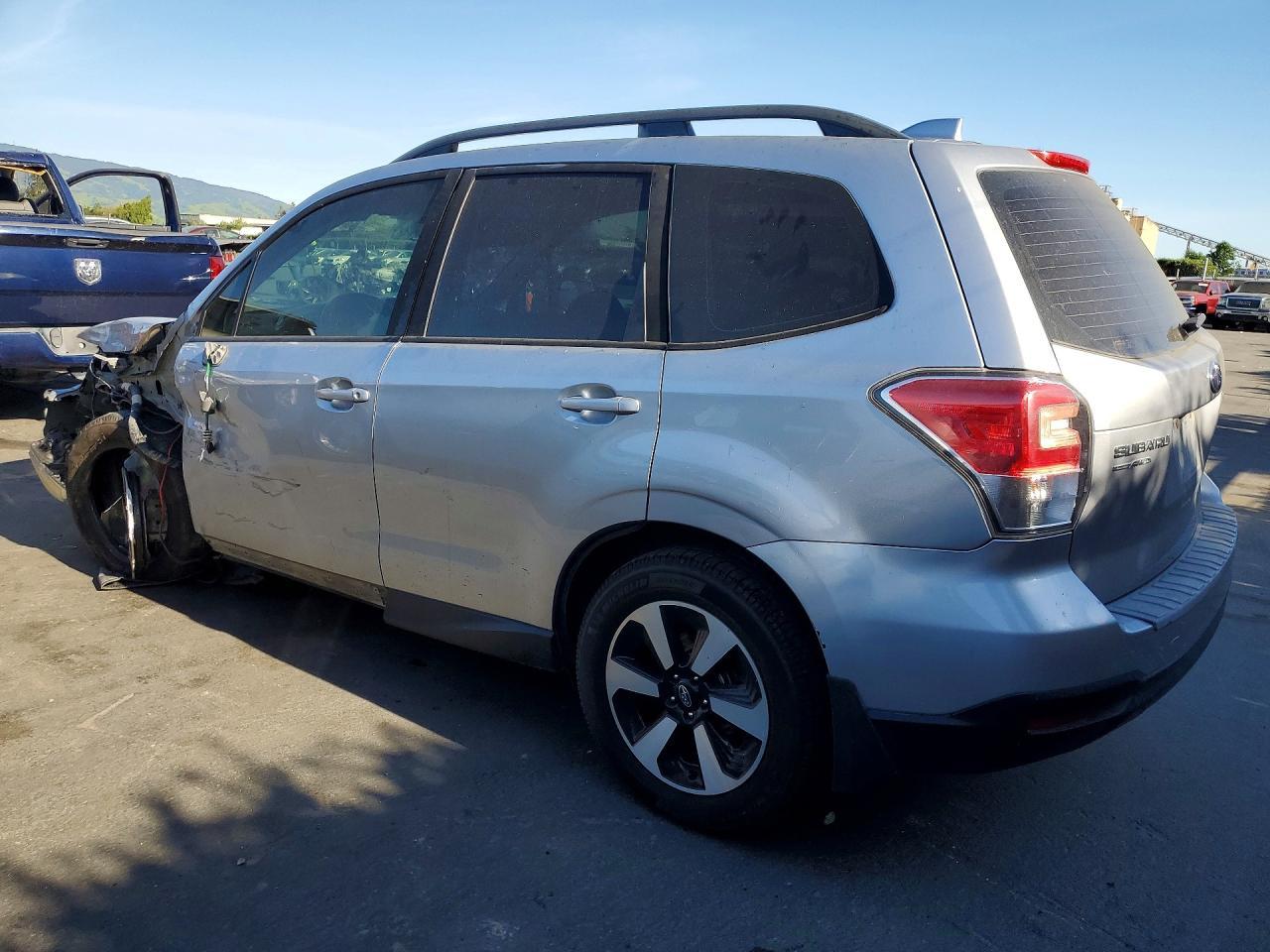 2017 Subaru Forester 2.5I - zdjęcie 2
