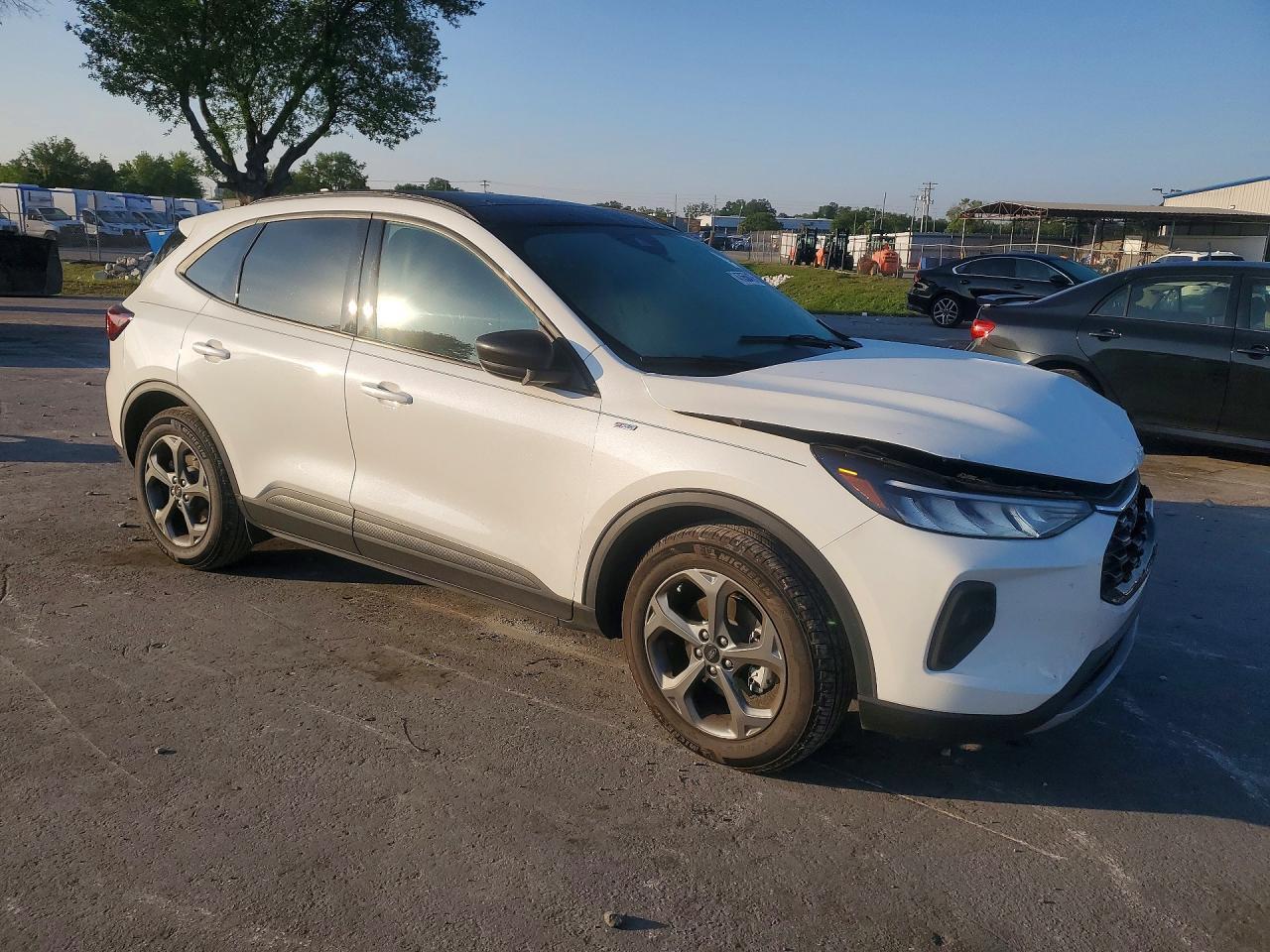 2025 Ford Escape St Line - zdjęcie 4