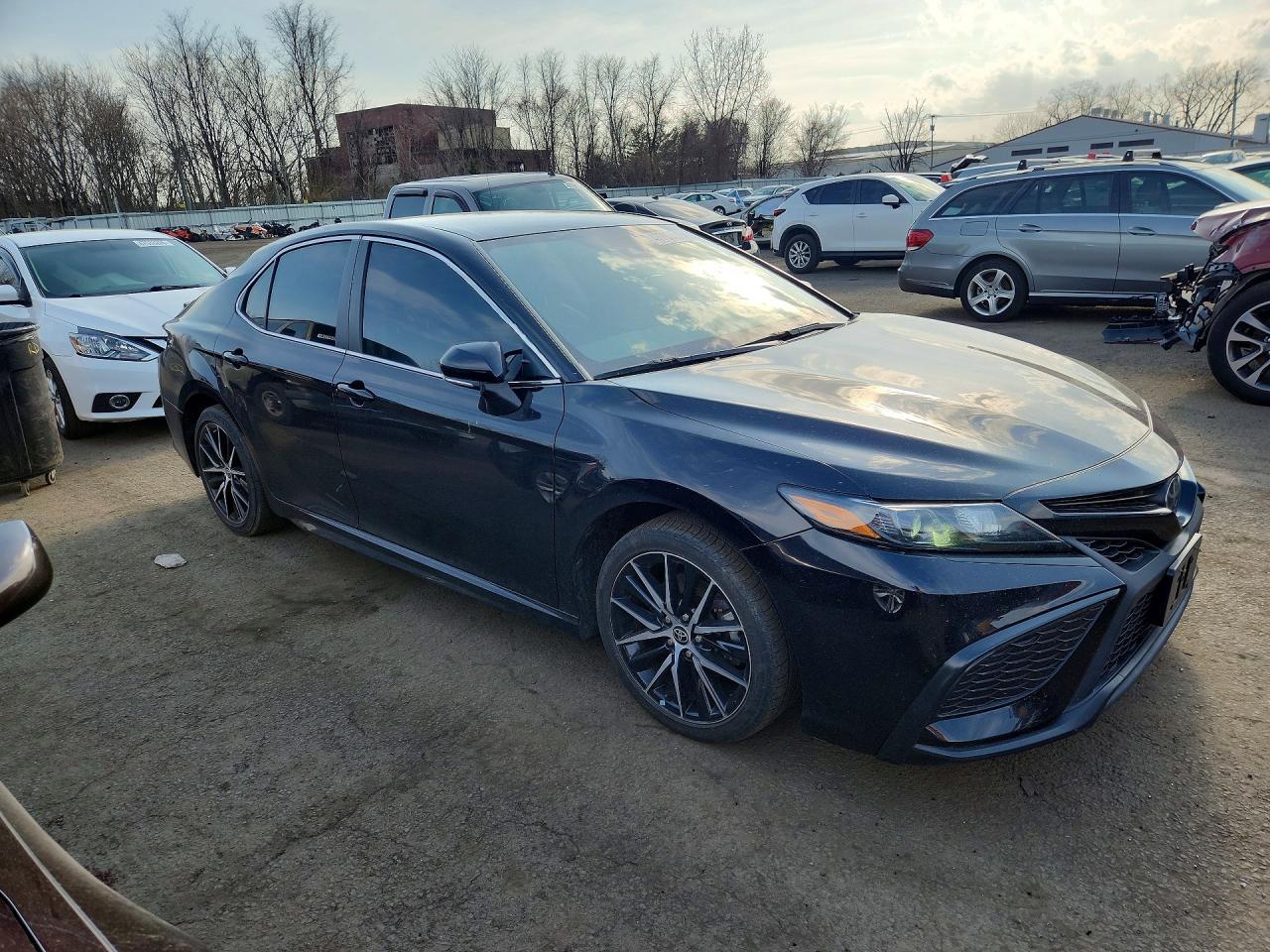 2022 Toyota Camry Se - zdjęcie 4