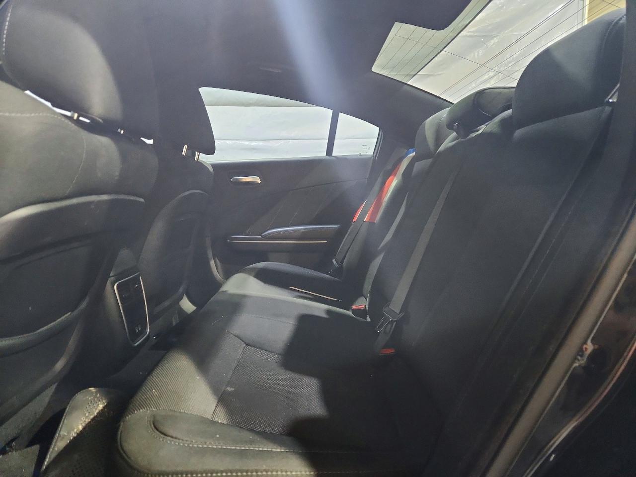 2016 Dodge Charger R - zdjęcie 10