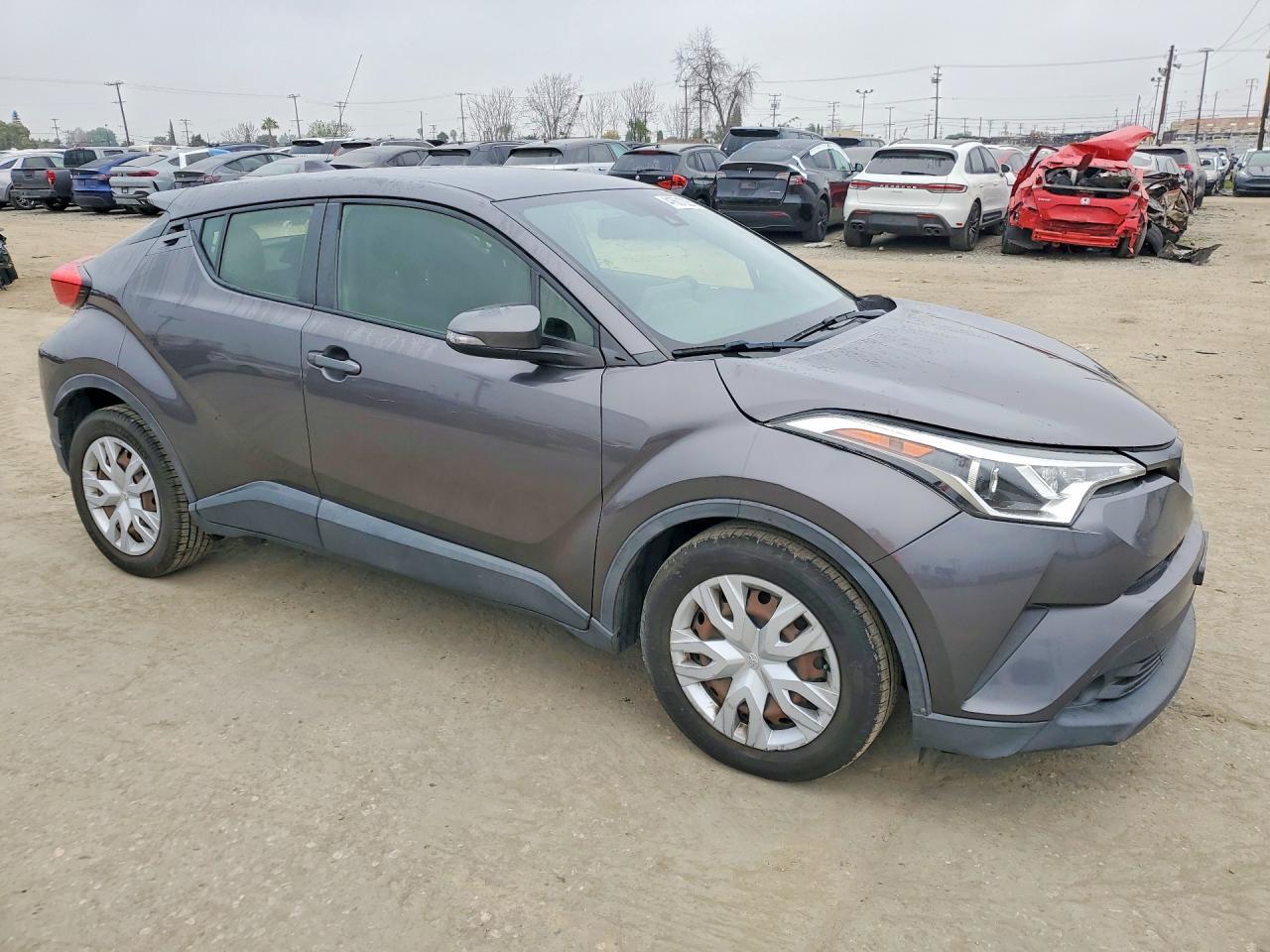 2019 Toyota C-Hr Le - zdjęcie 4
