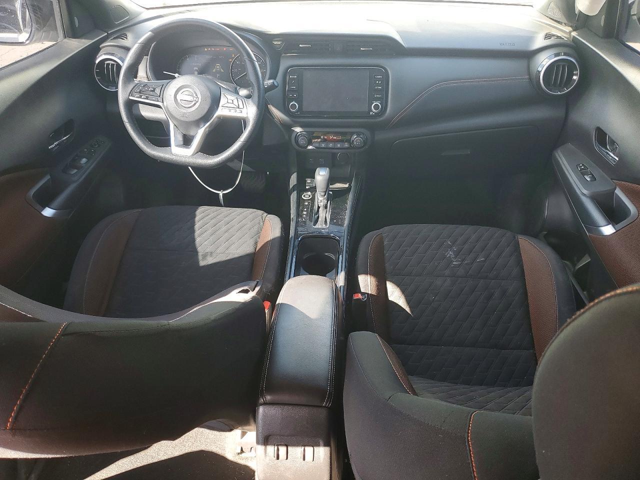 2023 Nissan Kicks Sr - zdjęcie 8