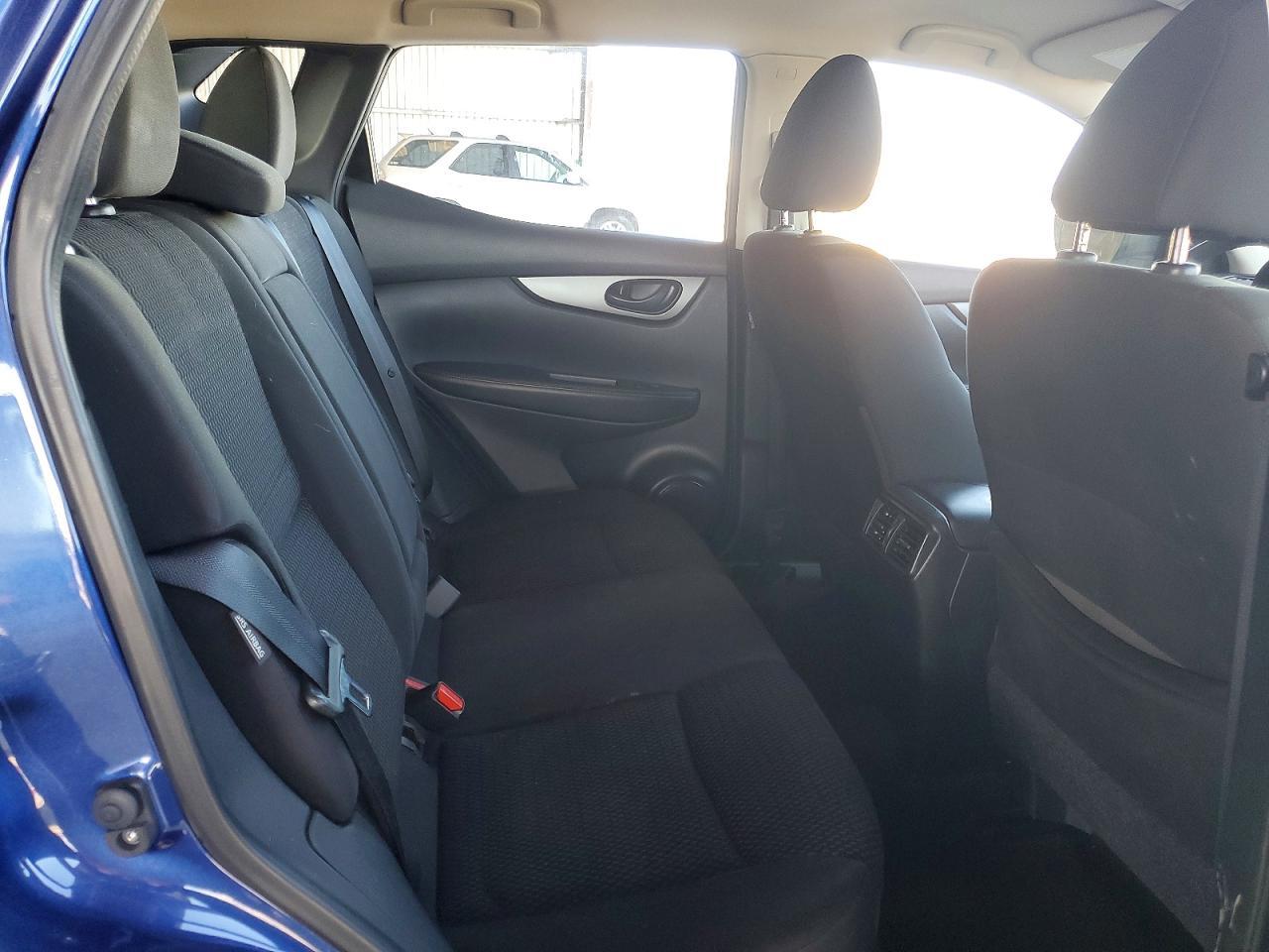 2021 Nissan Rogue Sport S - zdjęcie 11