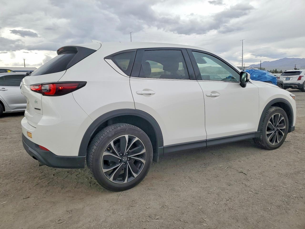 2022 Mazda Cx-5 Premium - zdjęcie 3