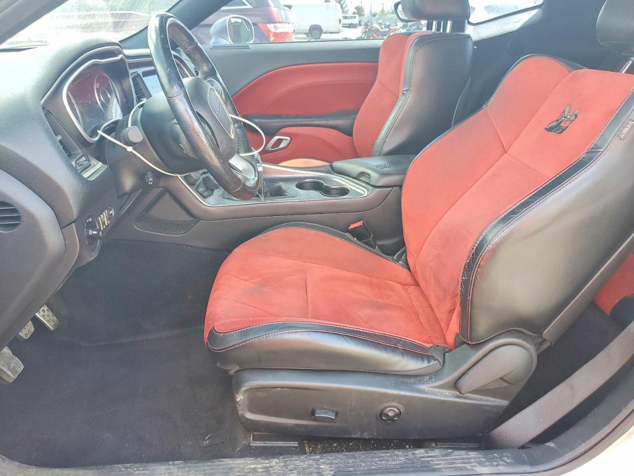 2015 Dodge Challenger R - zdjęcie 7