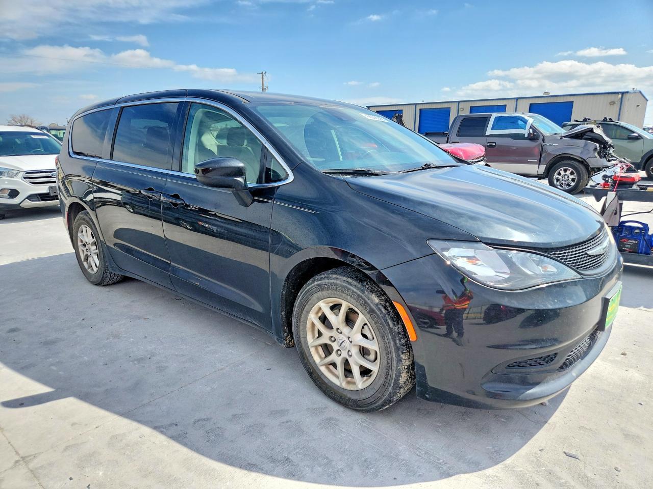2022 Chrysler Voyager Lx - zdjęcie 4