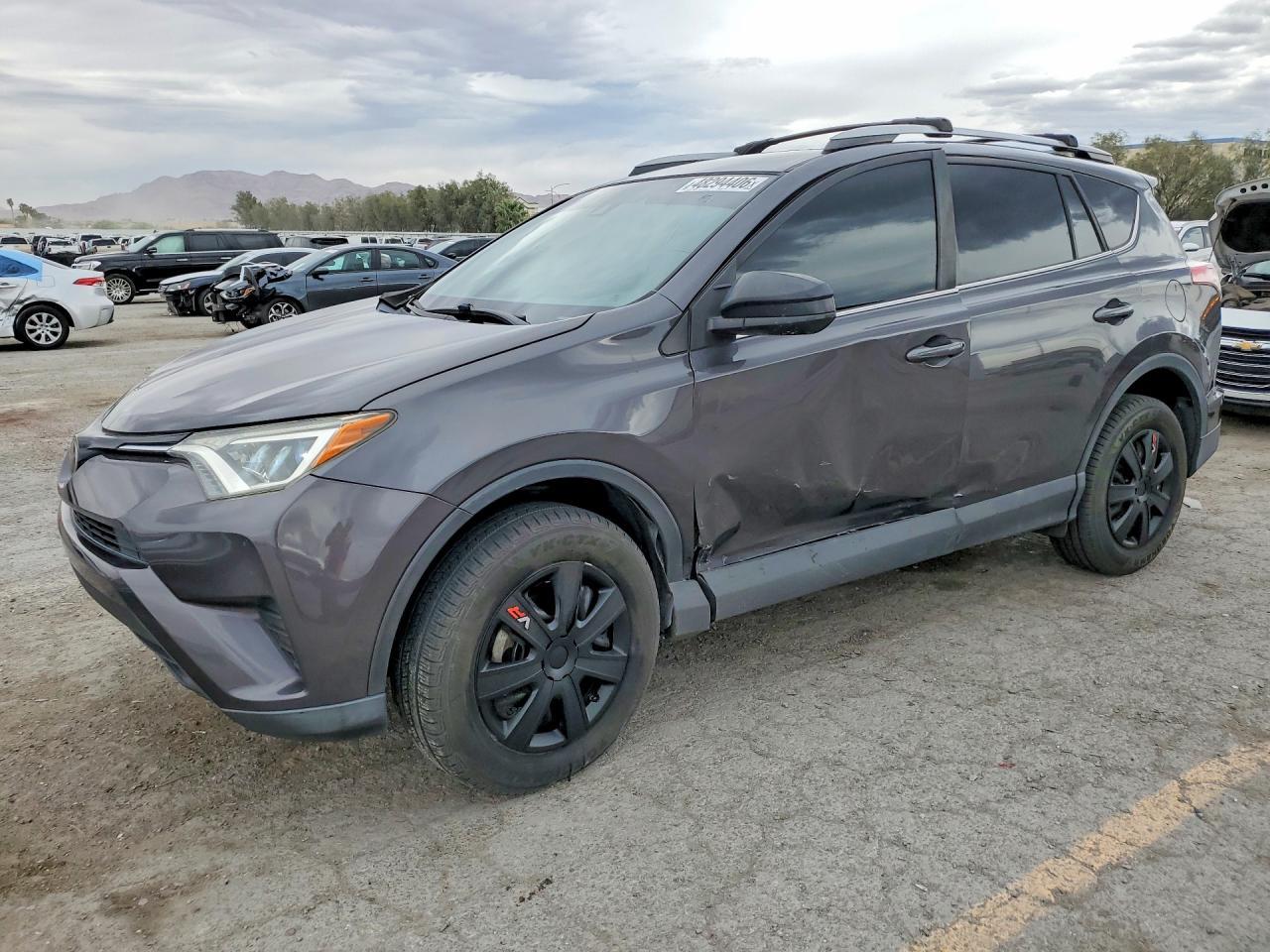 2017 Toyota Rav4 Le - zdjęcie główne