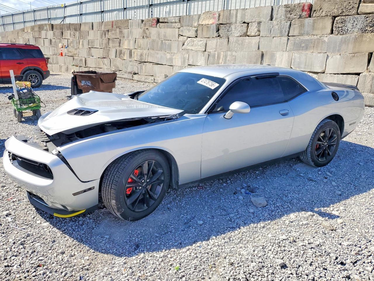 2020 Dodge Challenger Sxt - zdjęcie główne