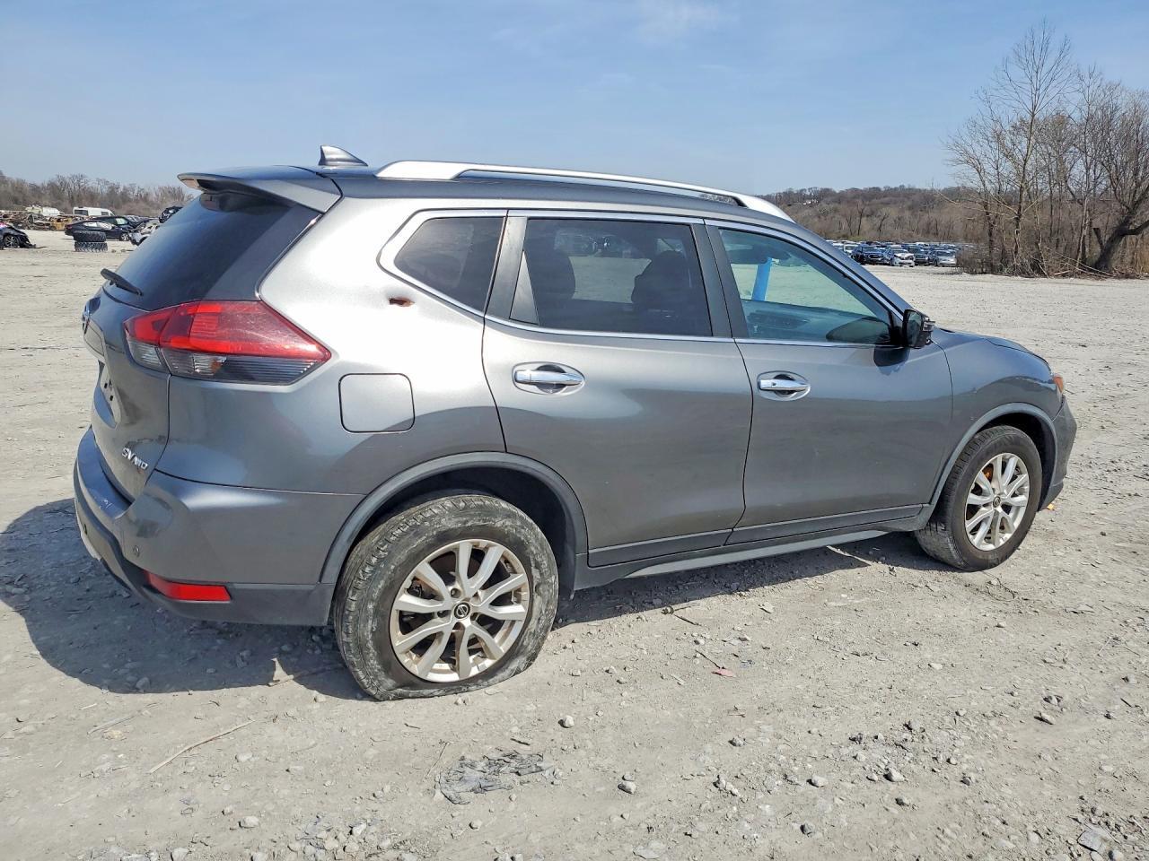 2020 Nissan Rogue Sv - zdjęcie 3