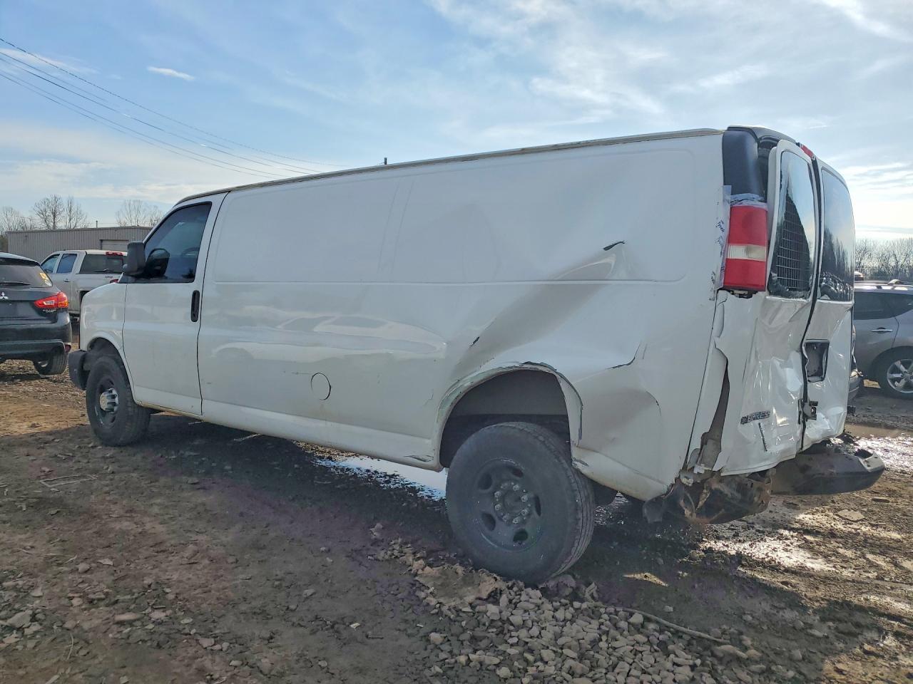2013 Chevrolet Express G2500 - zdjęcie 2