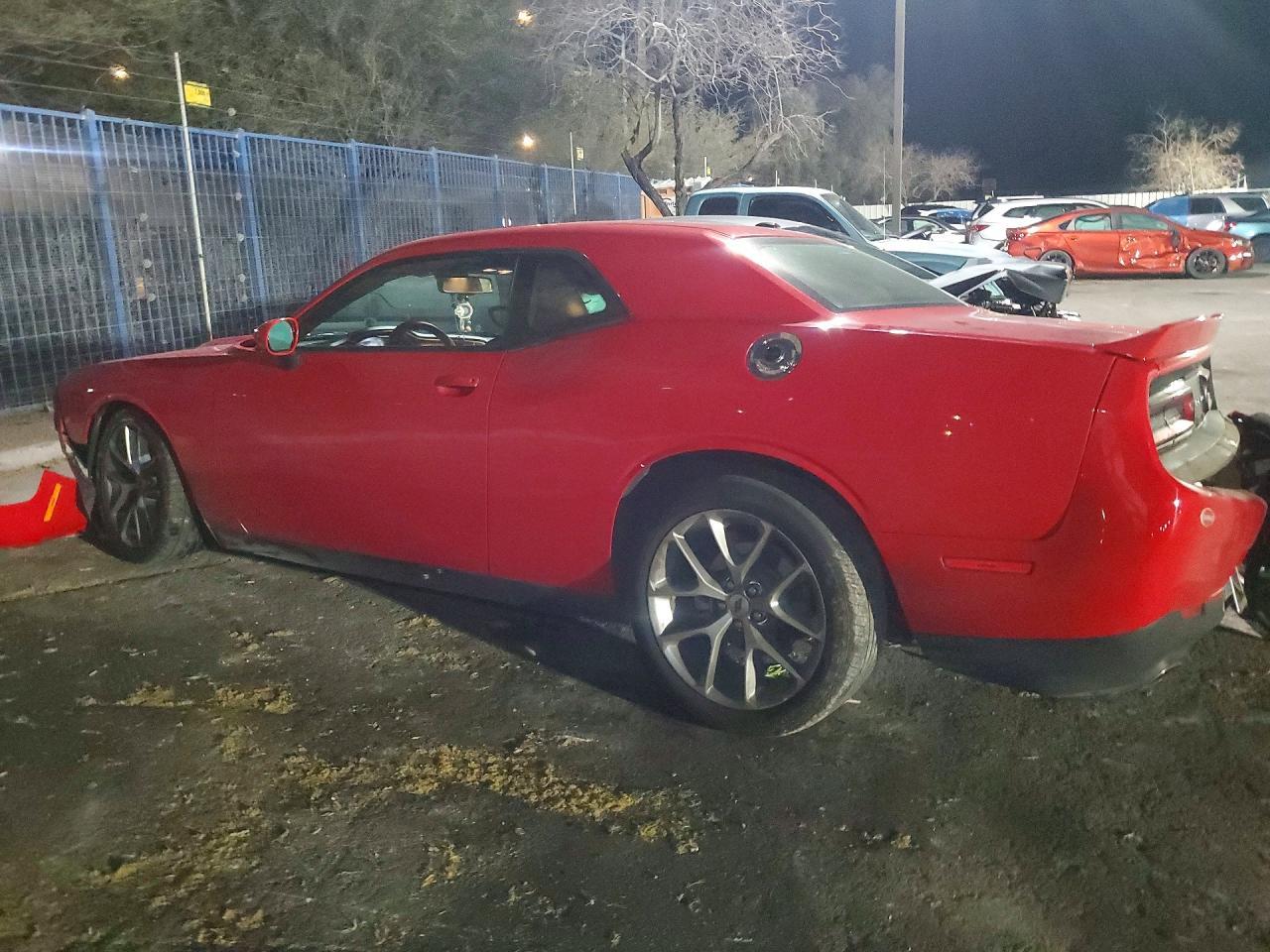 2022 Dodge Challenger Gt - zdjęcie 2