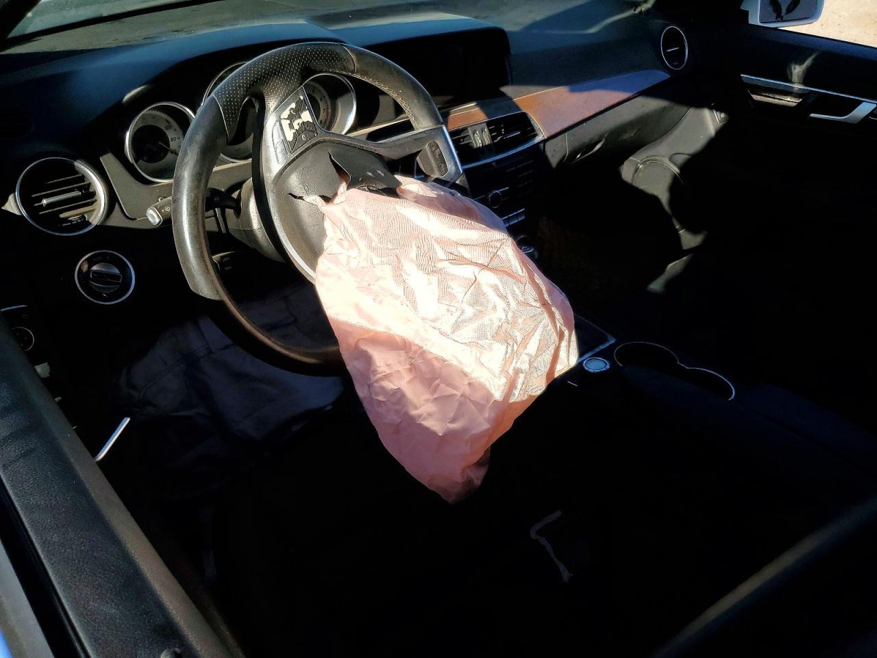 2014 Mercedes-Benz C 250 - zdjęcie 8