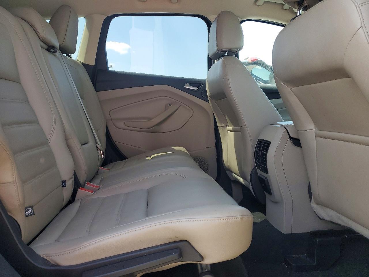 2017 Ford Escape Titanium - zdjęcie 11
