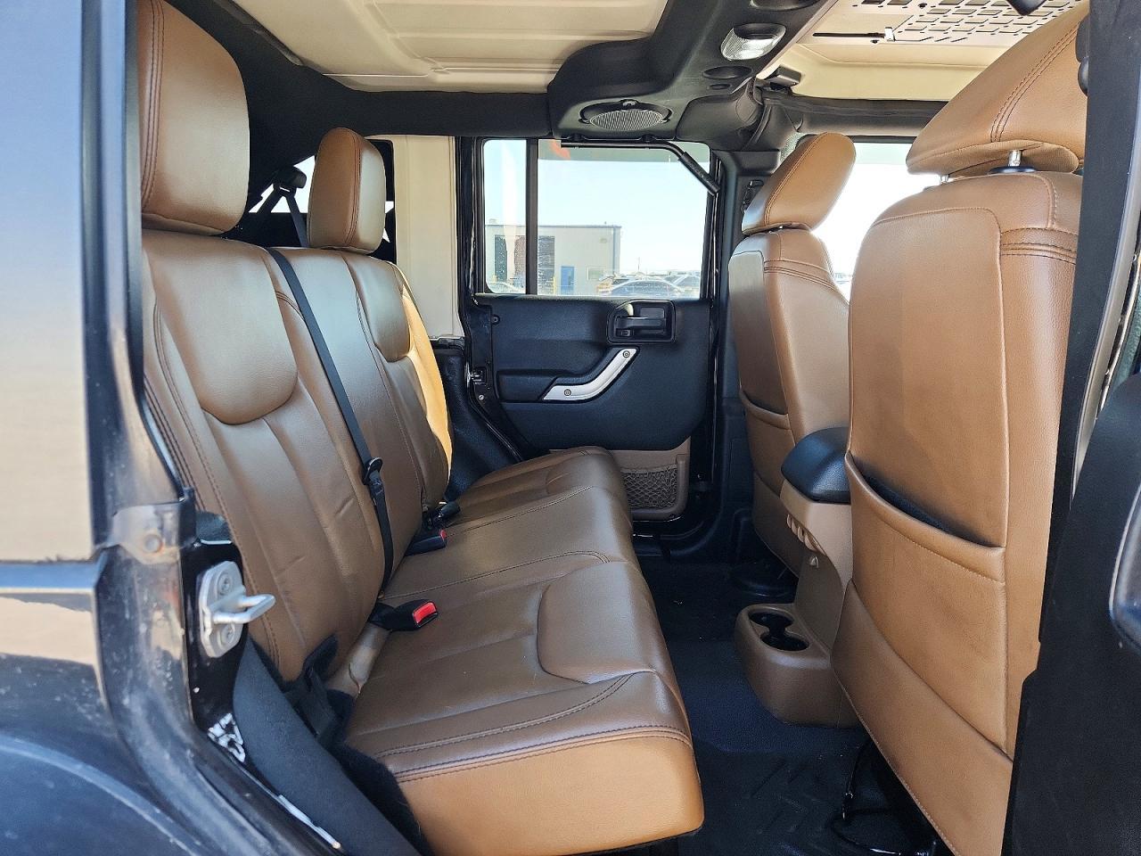 2013 Jeep Wrangler Unlimited Rubicon - zdjęcie 11