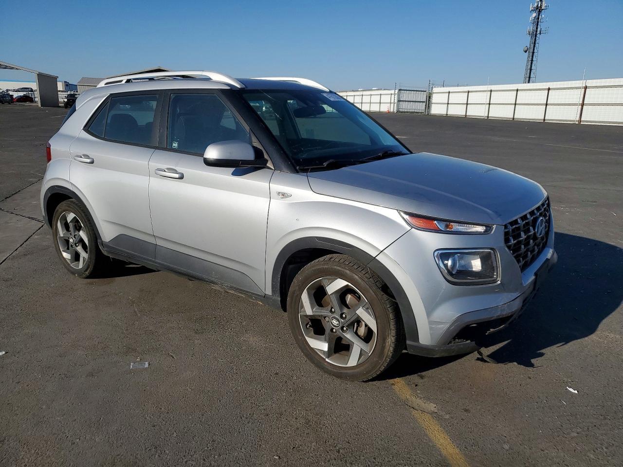 2021 Hyundai Venue Sel - zdjęcie 4