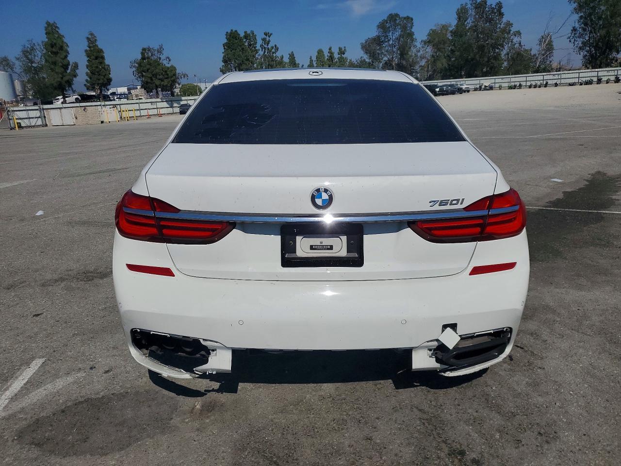 2018 BMW 750 I - zdjęcie 6