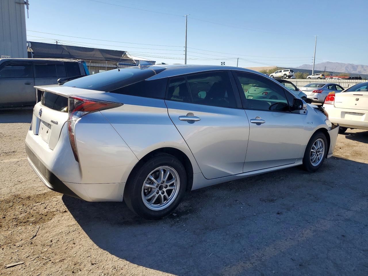 2016 Toyota Prius Three - zdjęcie 3