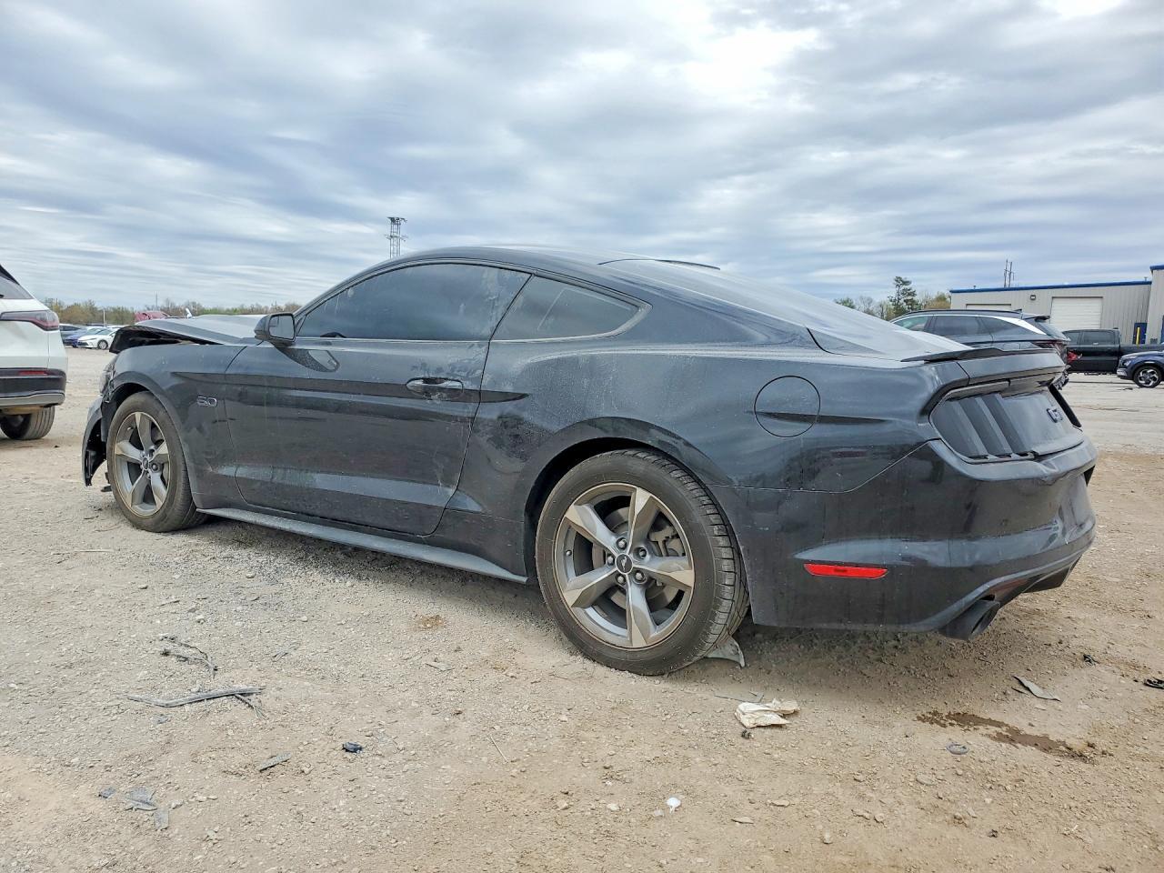 2017 Ford Mustang Gt - zdjęcie 2