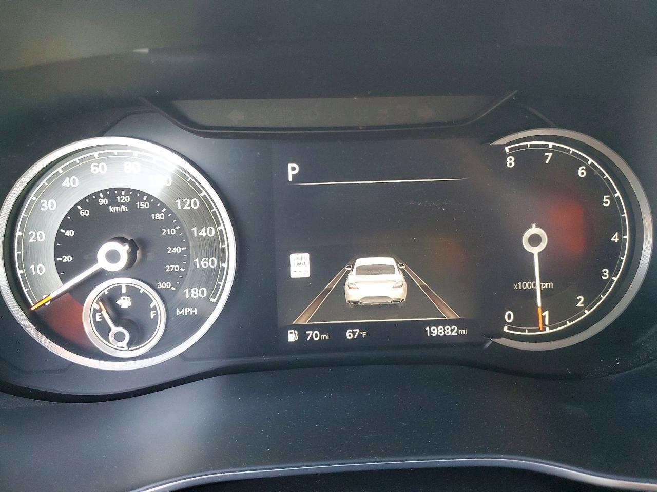 2025 Genesis G70 2.5T Rwd - zdjęcie 9