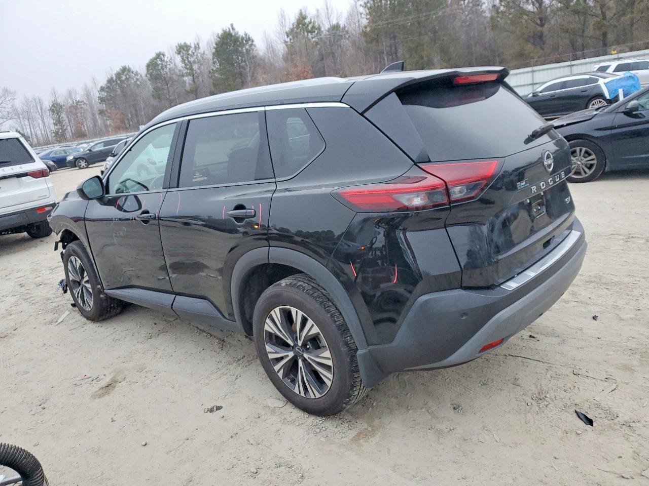 2023 Nissan Rogue Sv - zdjęcie 2