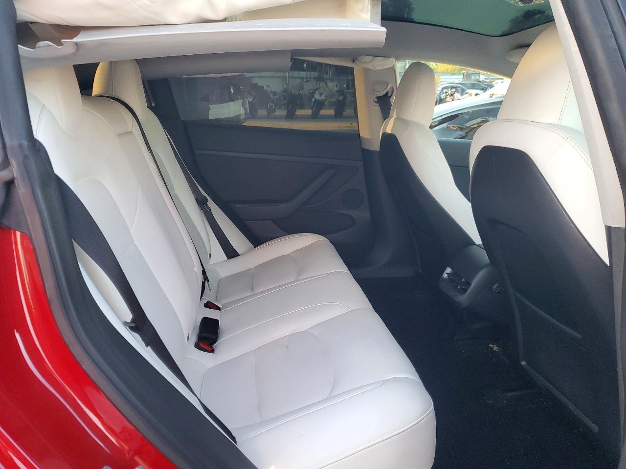 2023 Tesla Model 3 - zdjęcie 10