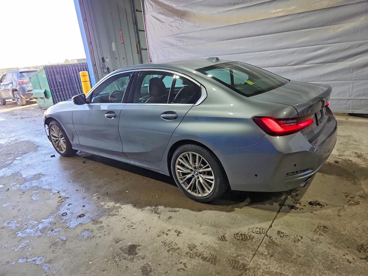 2024 BMW 330 - zdjęcie 2